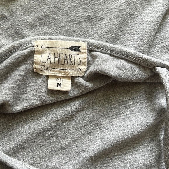 LA Hearts Graphic Crop Top - Picture 5 of 7